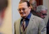 Nước hoa Dior cháy hàng vì Johnny Depp thắng kiện vợ cũ