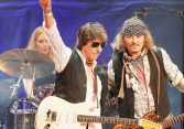 Johnny Depp làm gì sau khi thắng kiện vợ cũ?