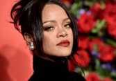 Rihanna trở thành nữ tỷ phú tự thân trẻ nhất nước Mỹ