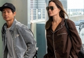Angelina Jolie mặc đồ ngủ 1.900 USD ra sân bay