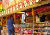 Thị trường bánh Trung thu bắt đầu sôi động, giá bán tăng so với năm ngoái