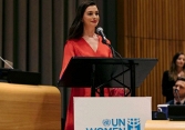 Đại sứ Thiện chí Anne Hathaway: Đặt phụ nữ vào trung tâm của phục hồi và phát triển