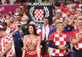 Nữ cổ động viên nữ Croatia gây sốt tại World Cup