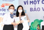 Việt Nam lần đầu có sách về “Tiêm chủng vắc xin trọn đời”