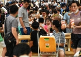 Người dân Hà Nội lao đao vì mất điện
