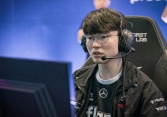 T1 thắng vất vả KT, fan yêu cầu 'check var' chấn thương của Faker khẩn cấp
