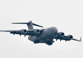 Hai vận tải cơ C-17 'cõng đồ' cho Tổng thống Mỹ liên tiếp hạ cánh xuống Nội Bài sáng nay