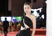 Diện đồ táo bạo, Phương Oanh khoe body nóng bỏng trên thảm đỏ lễ trao giải Cánh Diều Vàng 2023