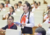 263 trẻ em đóng vai đại biểu Quốc hội trong Phiên họp giả định