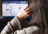 Quá si mê người thương, cô gái nhập vai 'thám tử online' suốt 2 năm để rước anh về làm chồng