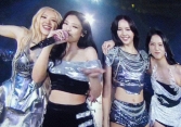 Jennie tiết lộ về tương lai của BLACKPINK, YG xác nhận hợp đồng được gia hạn cuối concert? 