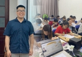 Nghị lực phi thường của người thầy giáo đạt điểm Toeic tuyệt đối dù điếc một bên tai