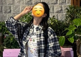 Sao nữ 33 tuổi vẫn 'cưa sừng làm nghé' đóng nữ sinh quá đỉnh, diện mạo thật còn trẻ hơn cả trên phim