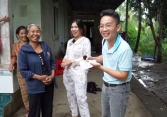 Tìm ra viên đá lạ tỏa hương trong đầu heo, chủ nhà nâng niu, hô giá 2 tỷ