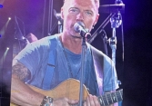 Ronan Keating chính thức xuất hiện ở HAY Fest: loạt hit kinh điển làm khán giả xao xuyến, khoe body săn chắc ở tuổi 46!