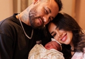 Siêu sao Neymar và bạn gái mĩ nhân đón con gái chào đời