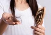 Ngoài những vết rạn, hội bầu bí còn 'vất vả' vì mụn thai kỳ và tóc rụng cả búi 