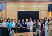 Lãnh đạo Hội Nữ trí thức Việt Nam làm việc với BCH Chi hội Nữ trí thức Trường đại học Thương Mại về việc tổ  chức Đại hội
