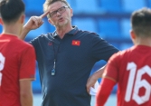 HLV Troussier: 'Bóng đá Việt Nam chẳng là gì ở châu Á, không thể cứ mãi chỉ vô địch Đông Nam Á'