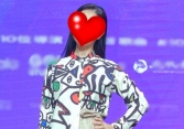 Showbiz có sao nữ đóng cảnh khóc nhiều đến mức hỏng mắt, U60 trẻ đẹp rạng rỡ nhờ ly hôn chồng tồi