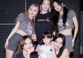 Tác giả loạt bản hit của BLACKPINK kết thúc hợp đồng sau 11 năm nhưng thái độ “hả dạ' gây tranh cãi?