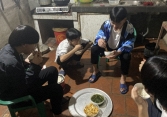 Những cuộc ly hương chưa thành niên