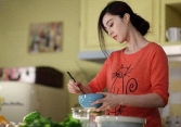 Nấu ăn quá ngon, cô gái bị mẹ chồng tương lai làm khó với yêu cầu không ngờ