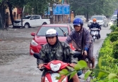 Mưa lớn trên đất liền và gió mạnh, sóng lớn trên các vùng biển