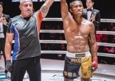 Đánh gãy ngón tay Saenchai, “Thánh Muay Thái” Buakaw khẳng định không “diễn kịch”