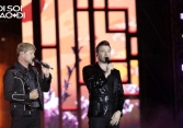 Concert Westlife tại TP.HCM ngày 2: Hàng chục nghìn fan lấp kín SVĐ, khán giả in lời hát theo cực nhiệt!