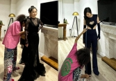 Hương Tràm đăng đàn ẩn ý về ngày trọng đại, nhờ dân mạng tư vấn 1 điều