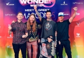 Maroon 5 bất ngờ đăng tải hình ảnh chụp cùng bé Xệ Xệ lên story, còn tặng cháu của Double2T một món quà đặc biệt!