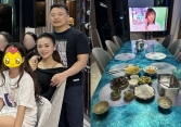 Phương Oanh và con gái shark Bình xuất hiện chung một khung hình, biểu cảm hé lộ mối quan hệ mẹ kế - con chồng