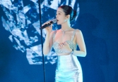Lệ Quyên cởi phăng áo khoác, hát live cực đỉnh, chia sẻ 5 bí mật quyến rũ đàn ông
