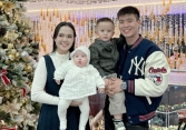 Duy Mạnh khoe ảnh gia đình dịp sinh nhật vợ, nhan sắc ái nữ cựu chủ tịch Sài Gòn FC thăng hạng rõ rệt 