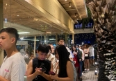 Ly nước đêm Giao thừa: Xếp hàng mỏi chân đến lượt order xong phải tiếp tục chờ đợi ra món