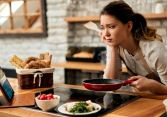 Sau nửa tháng dậy sớm nấu ăn cho chồng con, tôi muốn vùng lên