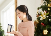 Mở món quà cuối năm của sếp mà tôi ngỡ ngàng và cắn rứt lương tâm