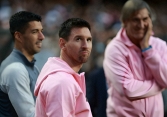Messi trải qua chuyến du đấu đáng quên chưa từng có: Không thể so tài cùng Ronaldo, bị fan bất bình đòi tiền vé