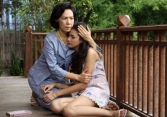 Con gái tự nhốt mình trong phòng, tôi theo dõi thì bàng hoàng khi biết bí mật con đang giấu giếm