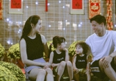 Hoa khôi ĐH Vinh khoe được đội trưởng ĐT Việt Nam thưởng Tết: Giàu nhất nhì làng bóng đá thì thưởng vợ bao nhiêu?