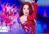 Chi Pu gây choáng khi diễn lơ lửng trên độ cao 3,5m trong Đóa Hoa Hồng Showbiz 