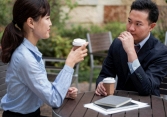 Tình cờ gặp lại người yêu cũ, anh khen tôi đẹp và thành công rồi đề nghị một chuyện mất mặt