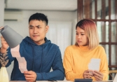 Nhắc nhở chồng tiết kiệm để sinh con, tôi nhận lại câu trả lời như sét đánh ngang tai