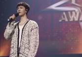 'Độc lạ Kpop': Thành viên người Trung của EXO bất ngờ bị ném đá chỉ vì... nhắc tới nhóm trong fan meeting, lý do là gì?