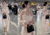 Chu Thanh Huyền diện váy sexy, xách túi trăm triệu thả dáng trong hầm xe, gây chú ý với 2 giây hớ hênh khoe vòng một lấp ló