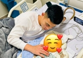 Tiền vệ đội tuyển Việt Nam bất ngờ khoe ảnh con trai mới sinh dù chưa từng công khai cưới, dân tình hoang mang tìm danh tính nửa kia 