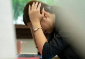 Nghe chồng nói với đồng nghiệp là thương vợ nhất, tôi đỏ hoe mắt, vừa xúc động vừa sợ hãi tột cùng