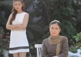 Trong bữa cơm giỗ bố chồng, con dâu bật khóc nức nở khiến mọi người kinh ngạc nhìn tôi với ánh mắt khó hiểu