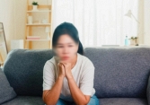 Chồng tôi đập nát máy tính của con trai và phản ứng của con làm tôi mất ăn mất ngủ cả tuần nay